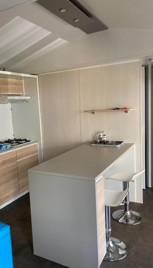 Camping 5* - Biscarosse Lac - Mobilhome 2 Chambres - 4 Personnes Biscarrosse Bagian luar foto